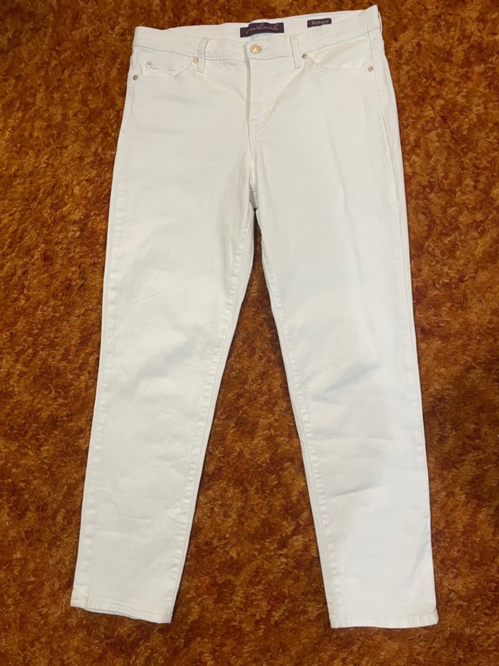 White boyfriend jeans